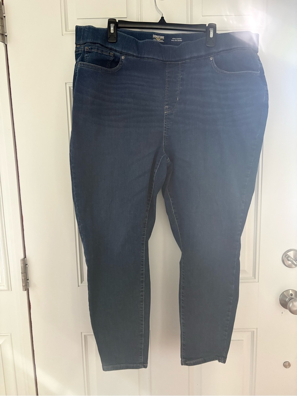 Signature by Levi Strauss Dark Blue Stretch Jeggings